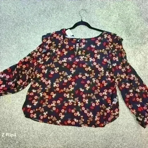Eloquii Tops - Eloquii Women's floral long sleeve blouse